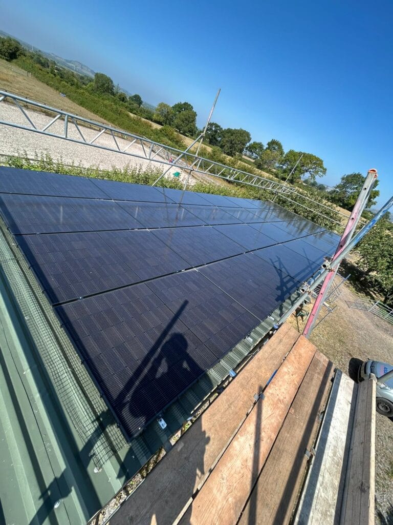 Flat trapezoidal roof solar system
